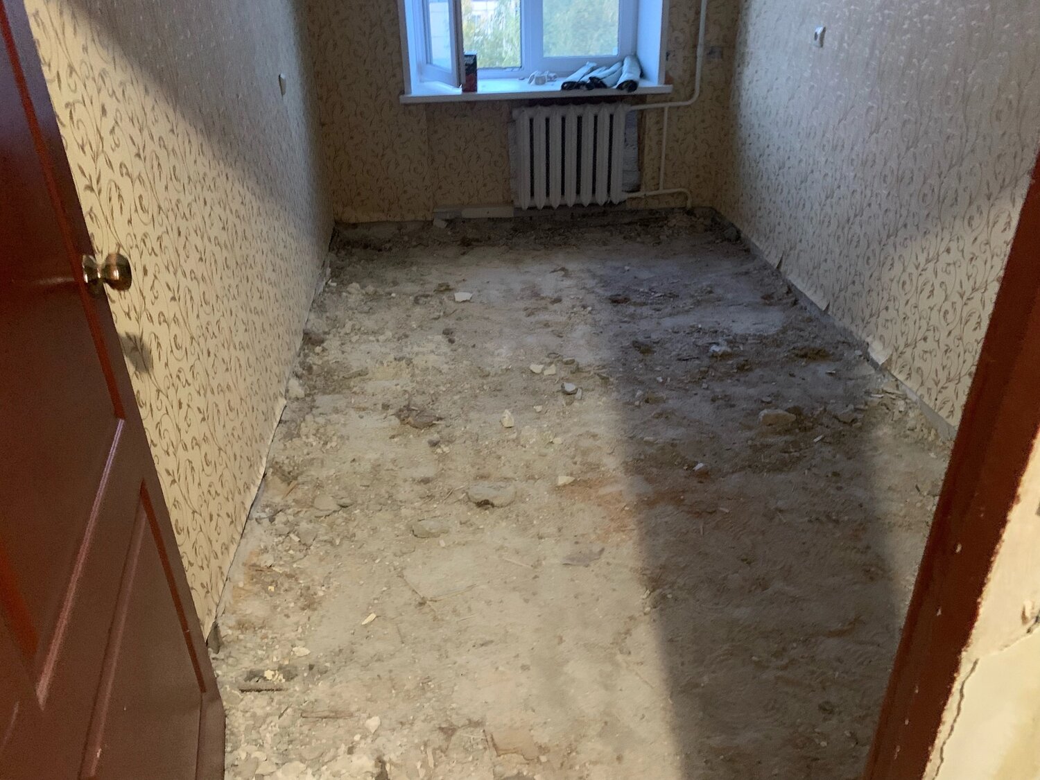 стяжка пола в хрущевке, полы в хрущевке, стяжка пола в квартире, пол в хрущевке, демонтаж стяжки пола