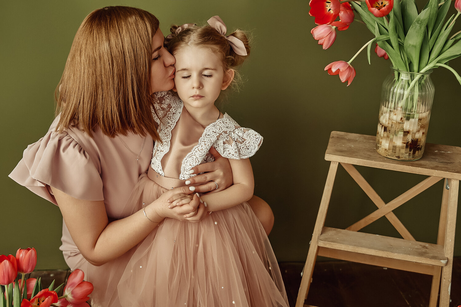 ребенок, мама и дочка, мама и дочка фотосессия, дочь фотографа, фотосессия в детском саду