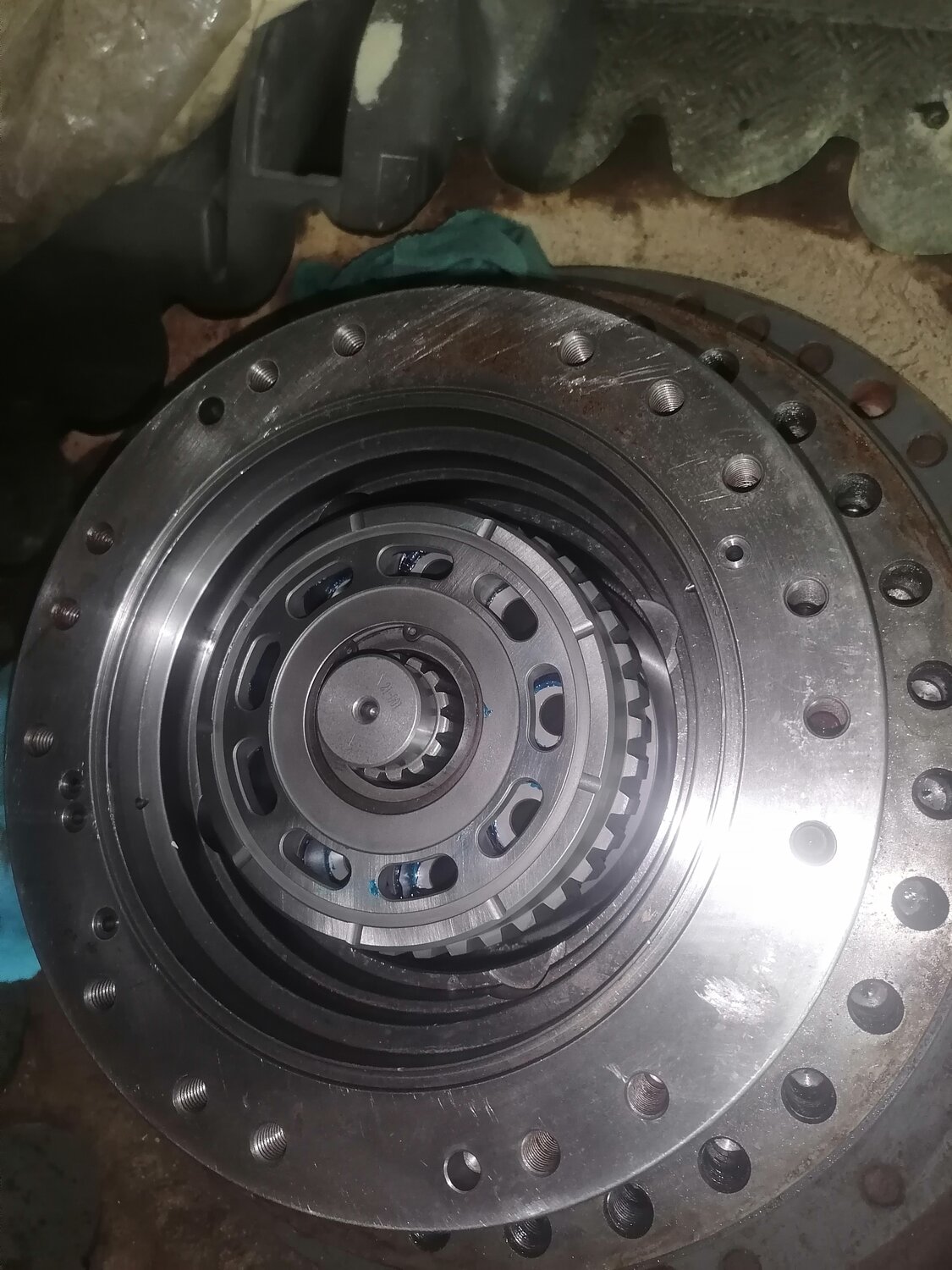 редуктор хода hitachi zx200-3, редуктор хода экскаватора, редуктор хода, бортовой редуктор, бортовой редуктор hitachi zx200