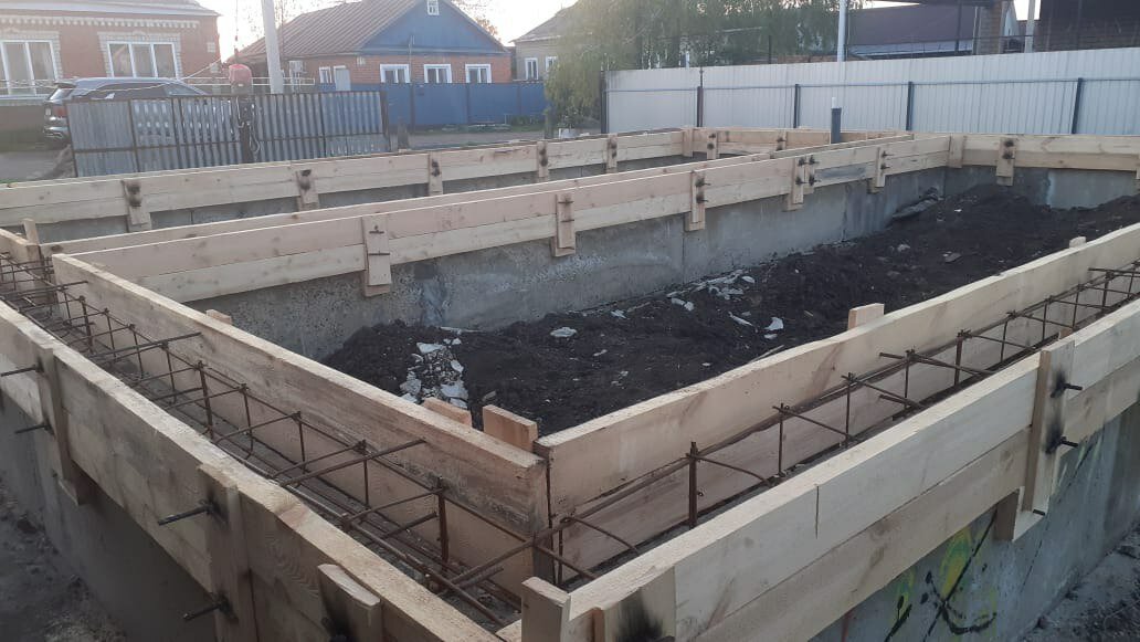 фундамент ленточный, ленточный фундамент для дома, фундамент, ленточный фундамент 9х9, фундамент ленточный 12х9