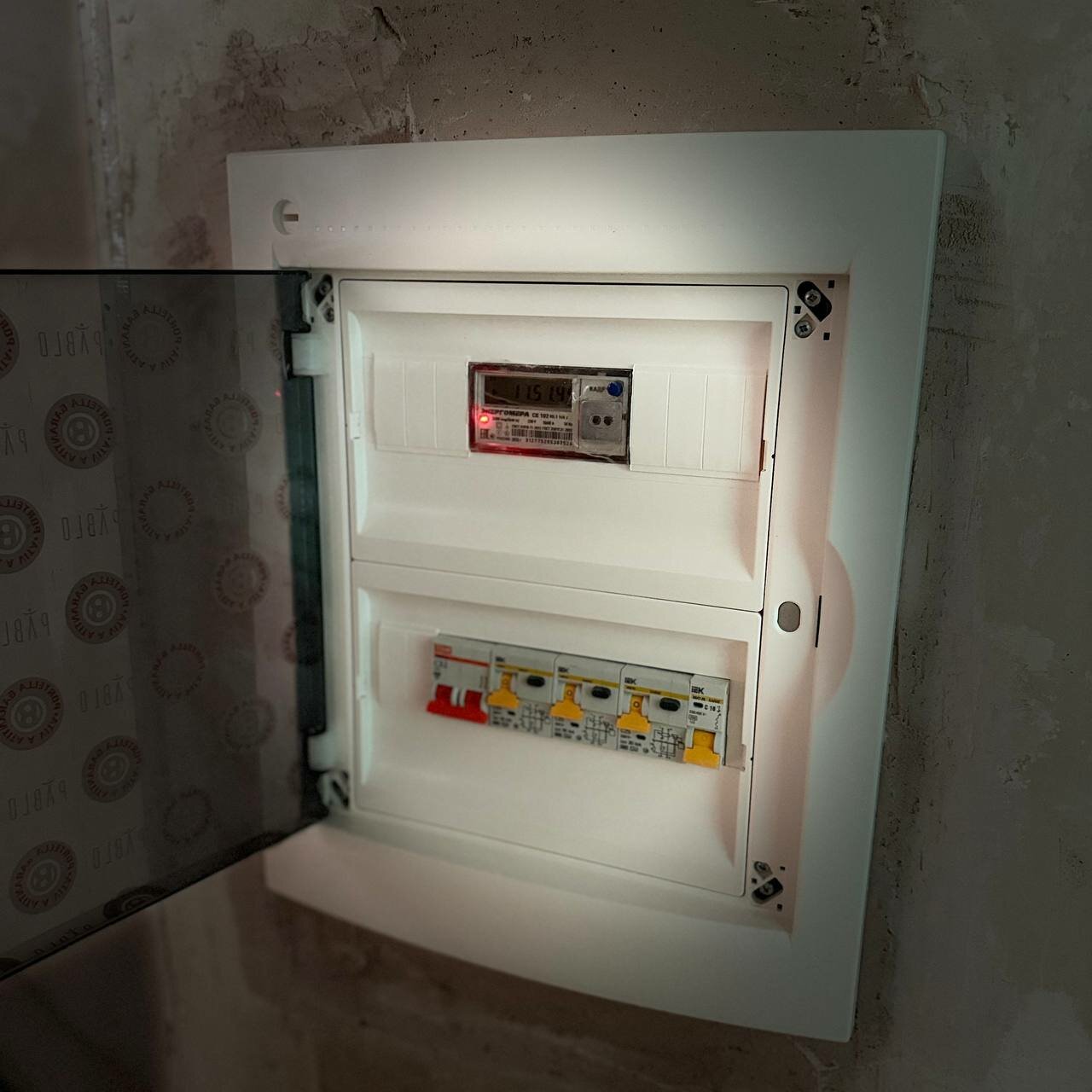 электрика, распределительный щит в квартире, щиток с автоматами в квартире, электрощит для квартиры, электрический щиток в квартире