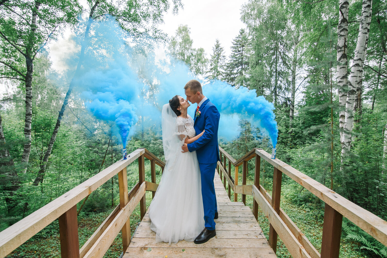 свадьба, цветной дым для фотосессии, свадебная фотосессия с цветным дымом, цветной дым, свадебная фотосессия с дымом