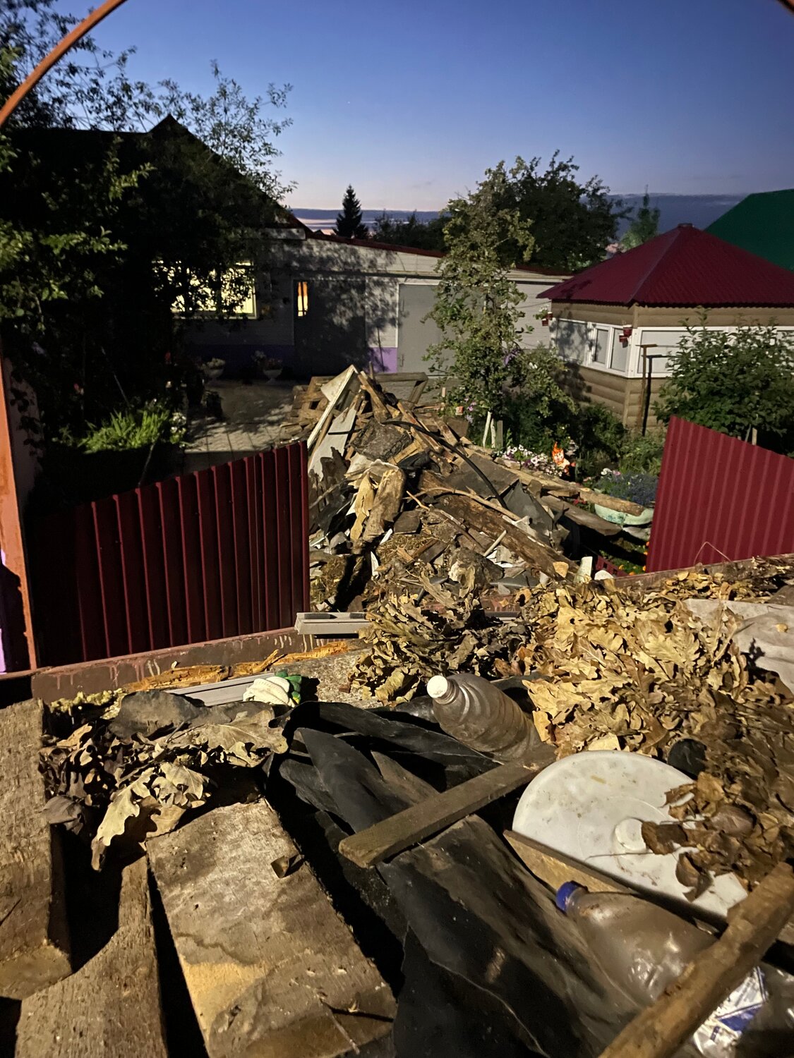 отходы, дом в, строительный мусор, горы мусора, взрыв дома