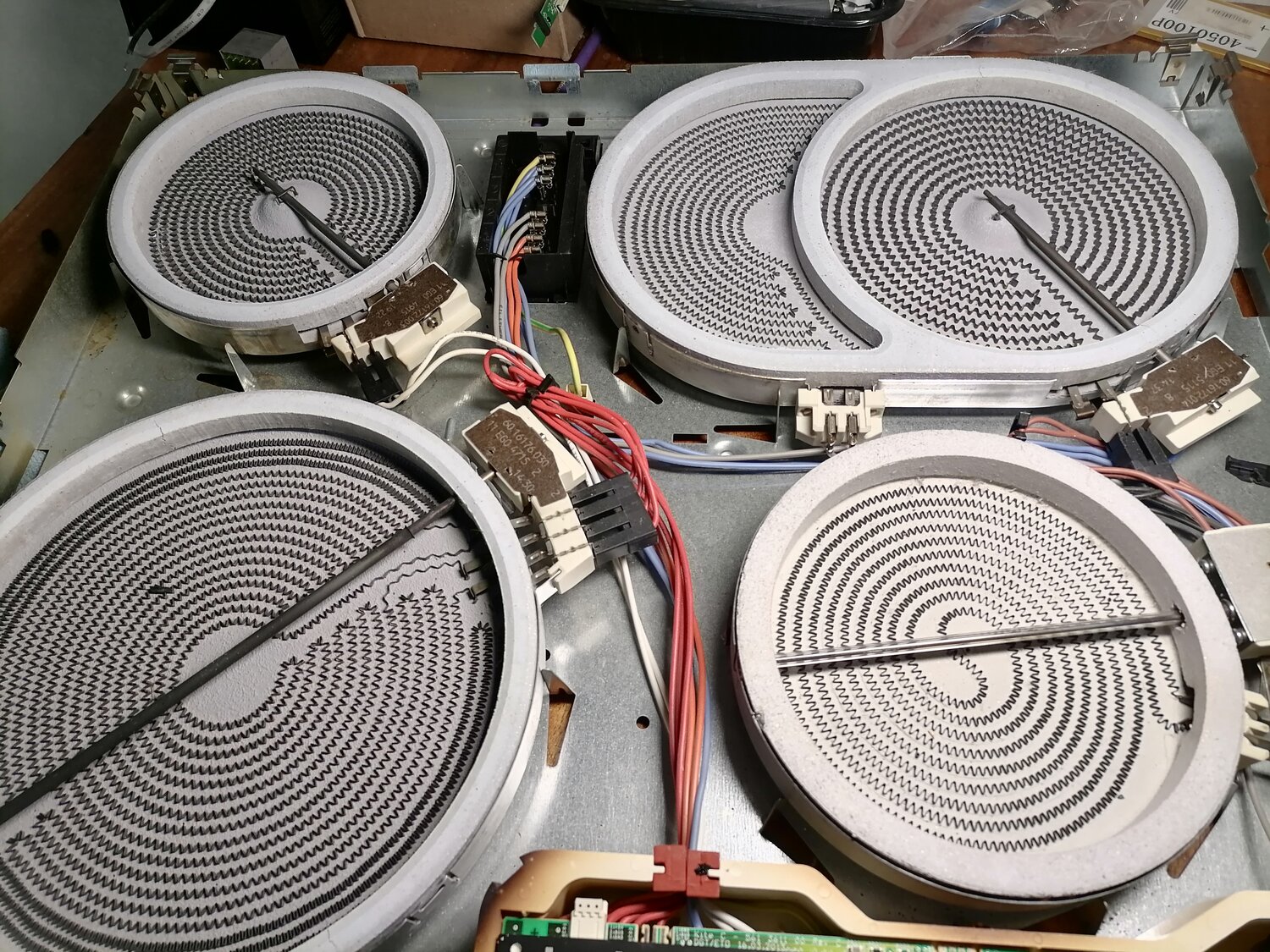 индукционная варочная панель, электрическая варочная панель, индукционная плита, стеклокерамическая варочная панель, ремонт варочной панели