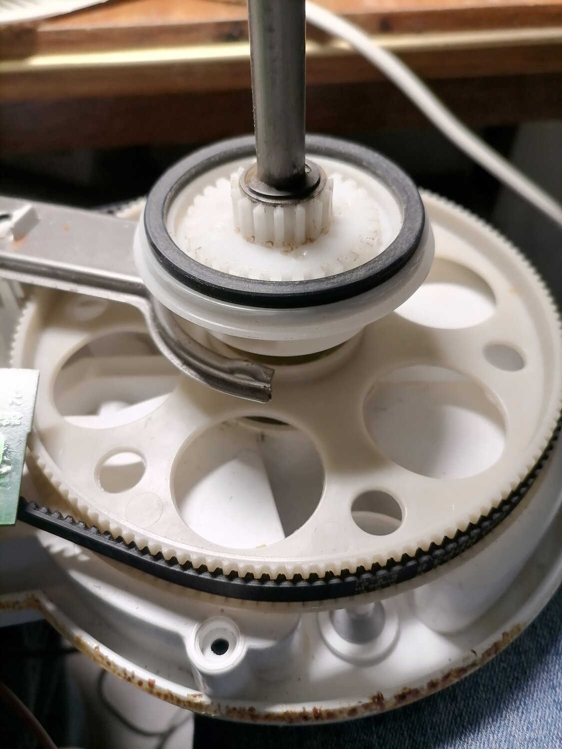 шестерня редуктора мясорубки, шестерни для мясорубки, редуктор к мясорубке, мясорубка мулинекс нв 6 шестерни редуктора, запчасти для мясорубки