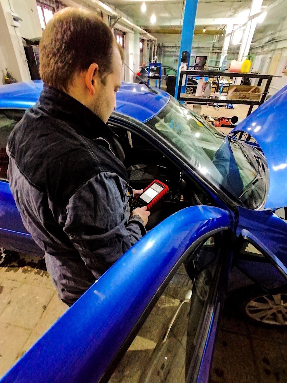 технический осмотр автомобиля, автомобиль, техосмотр автомобиля, осмотр автомобиля, обслуживание автомобиля