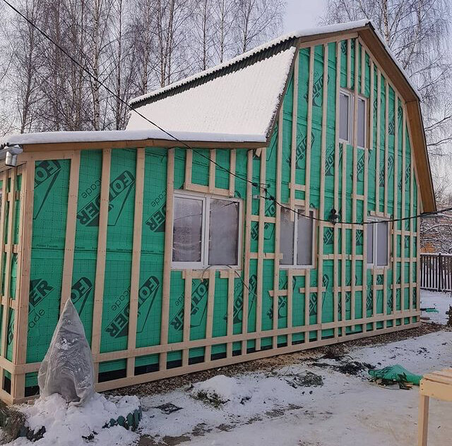 Монтаж фасада из винилового сайдинга