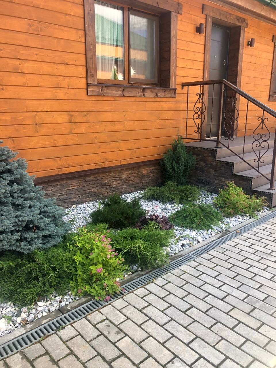 ландшафтный дизайн участка, ландшафтный дизайн, ландшафтный дизайн дорожки, брусчатка на участке, бехатон ландшафт