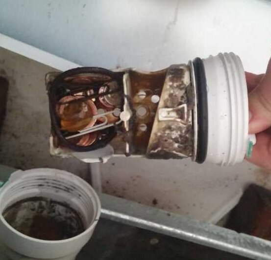 прочистка фильтра стиральной машины индезит, фильтр в стиральной машине, стиральная машина, стиральная машинка, сливной фильтр стиральной машины