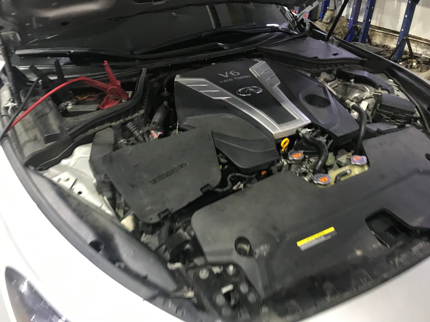 моторный отсек мерседес амг, mercedes-benz e 240 под капотом, мотор инфинити q50, 274 мотор мерседес 1.6, генератор инфинити q50 hybrid моторе