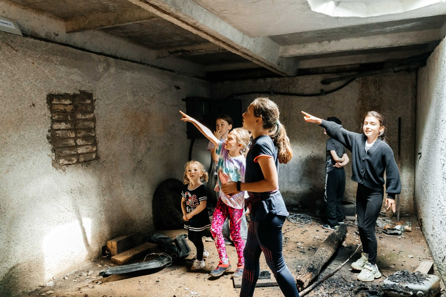 дети в подвале, человек, дети донбасса в подвале, донбас в подвалах донбасс дети 2014, друзья донбасса