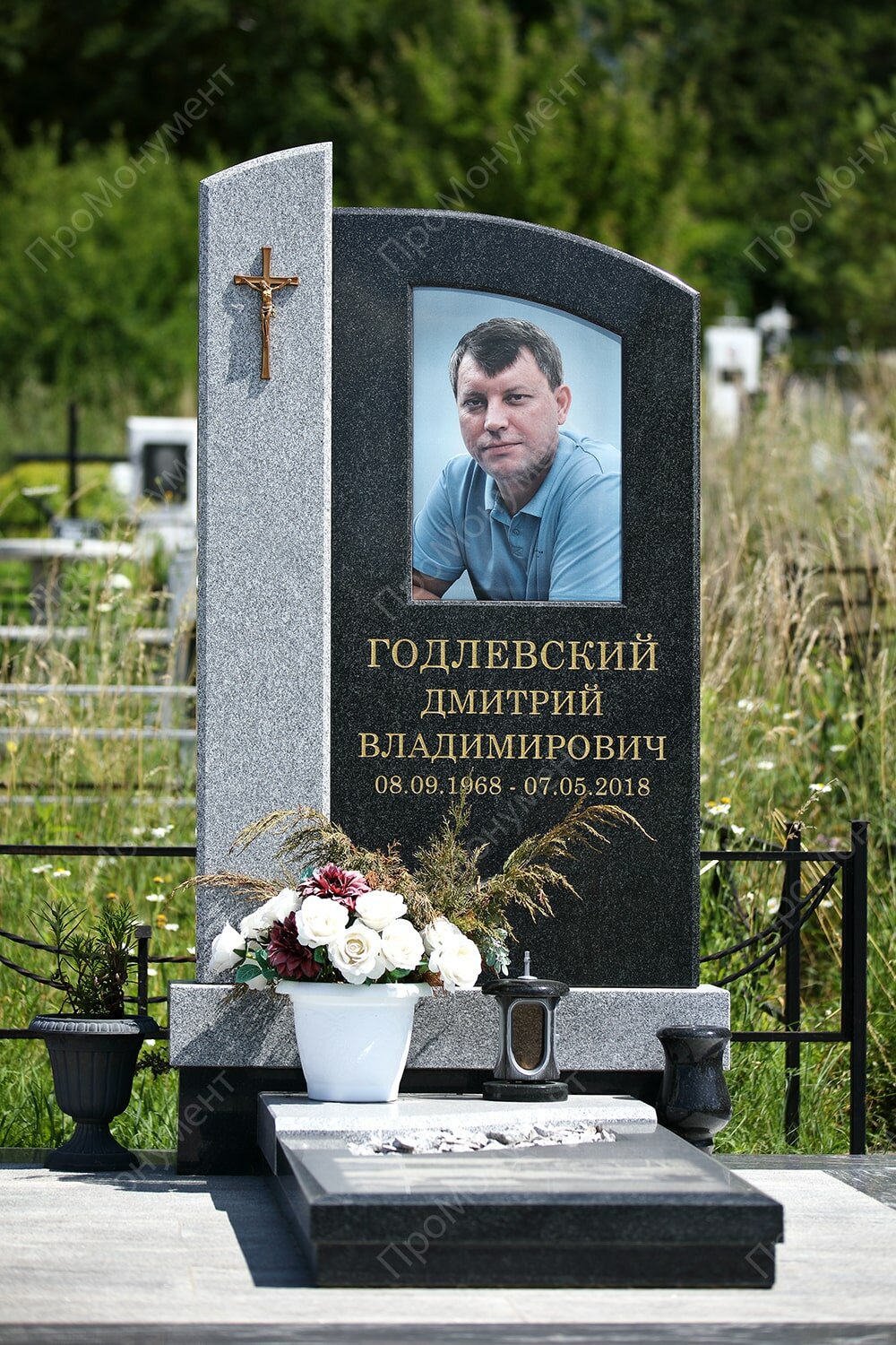 памятник, памятник гранитный, памятники на могилу, кладбище памятники, надгробные памятники