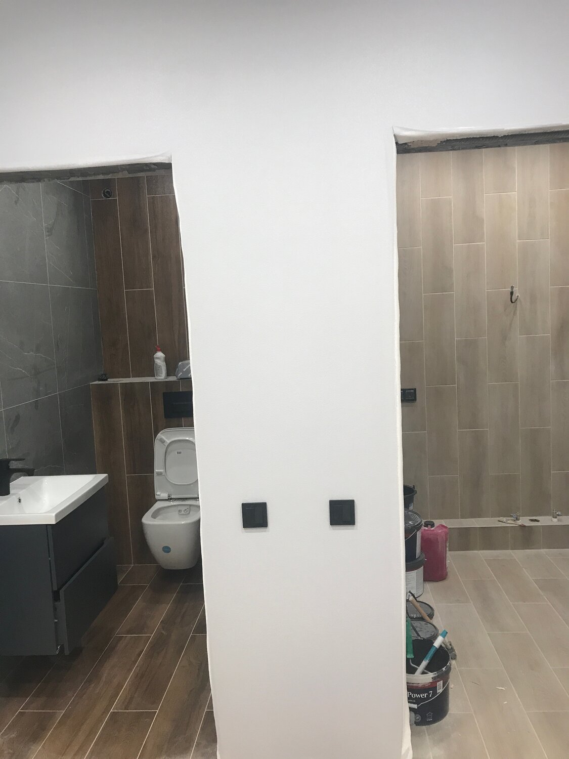 скрытые двери, двери скрытого монтажа, скрытая дверь под покраску, скрытые двери в интерьере, ванная комната