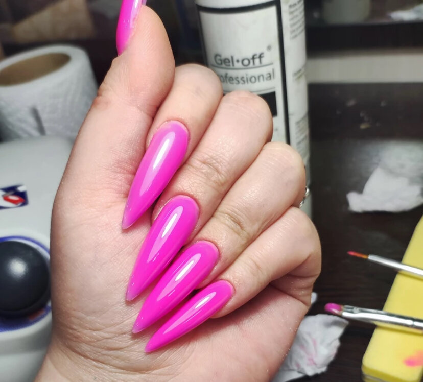 маникюр 💅, ногти, маникюр, длинные ногти яркие, острые ногти розовые