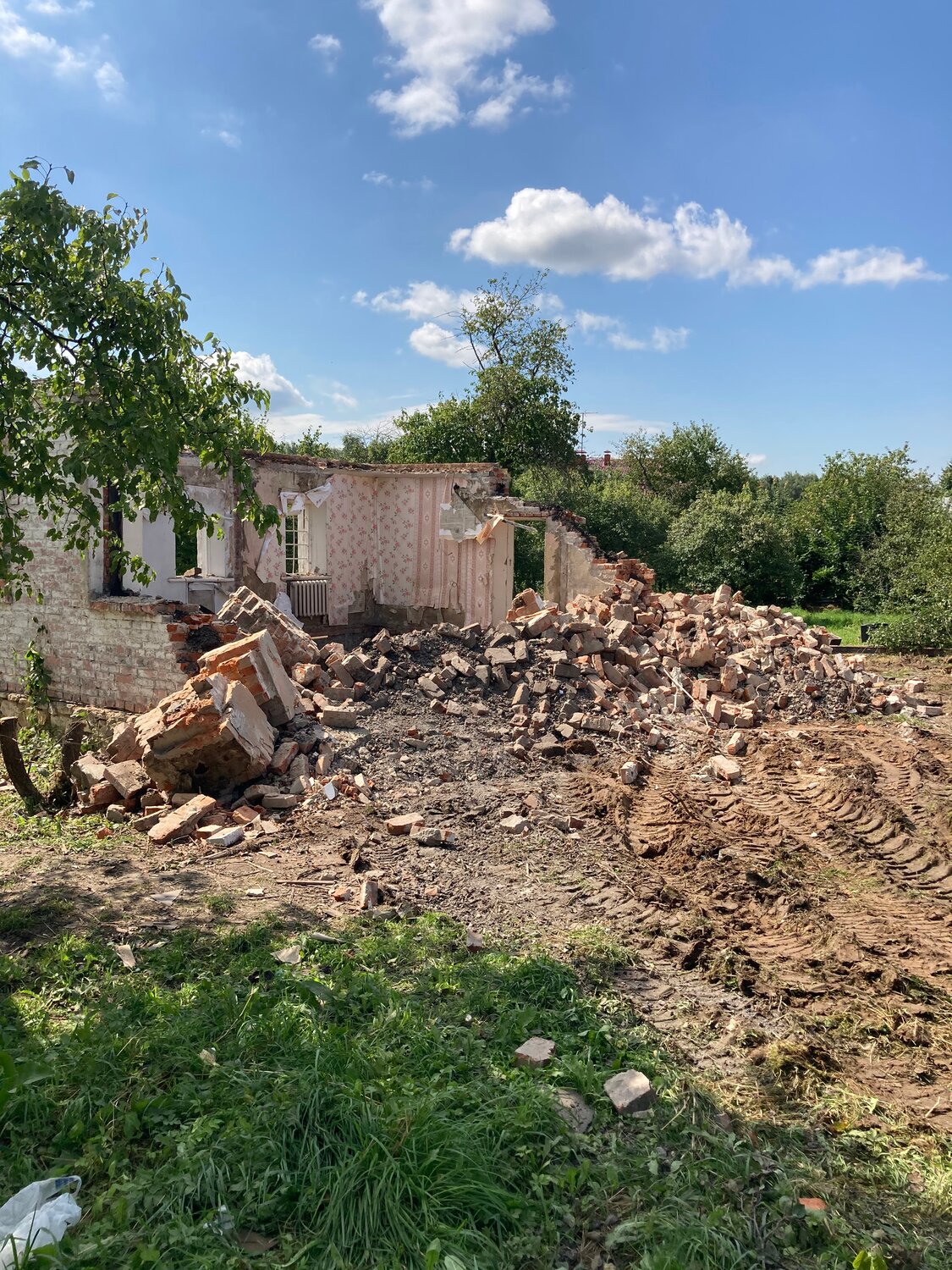 разрушенный дом, разрушенные дома, аварийные дома, руины, участок