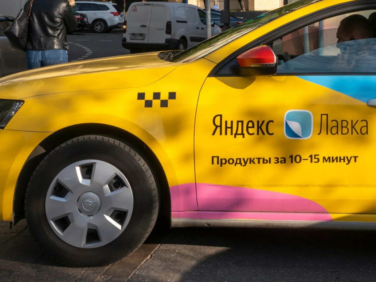 машина такси яндекс, яндекс лавка авто, такси, такси яндекс, яндекс доставка