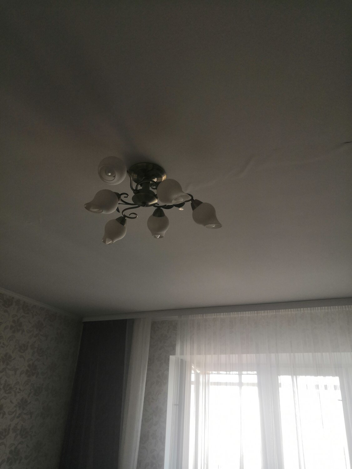 потолок, квартира, потолок натяжной, сатиновый натяжной потолок, комната