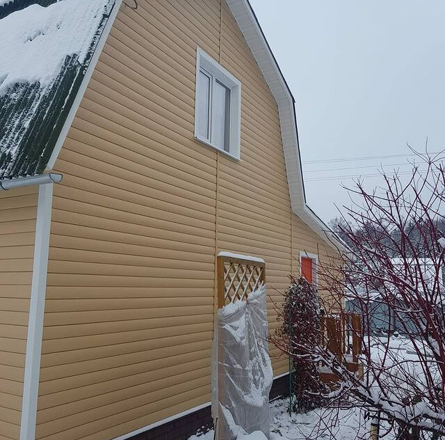 Монтаж фасада из винилового сайдинга