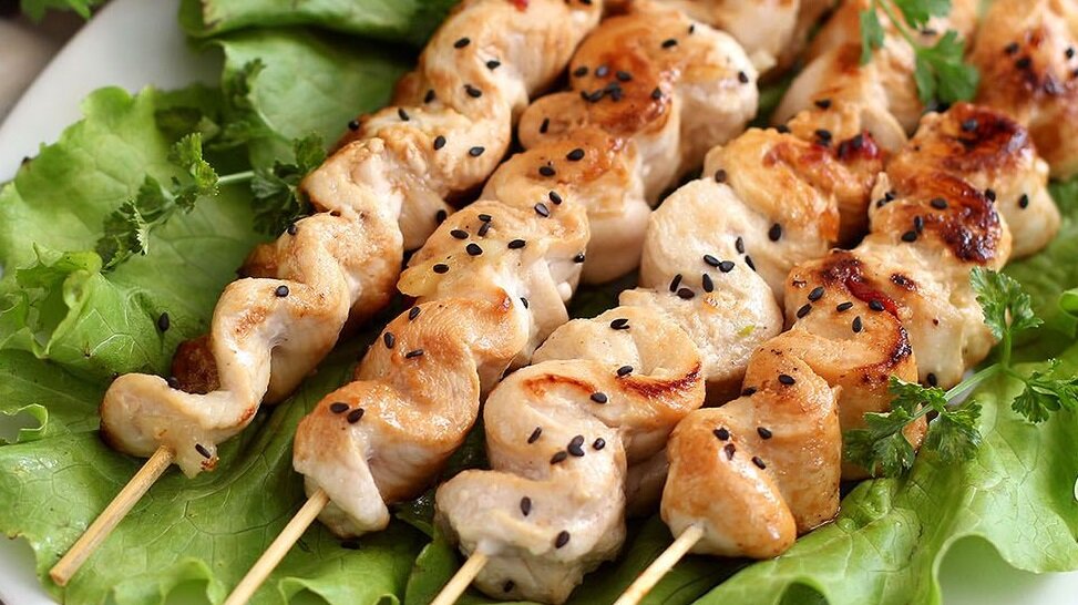 шашлык из курицы, куриные щпшлычки на шпажке в духовке, шашлык из куриного филе, куриный шашлык, куриные шашлычки