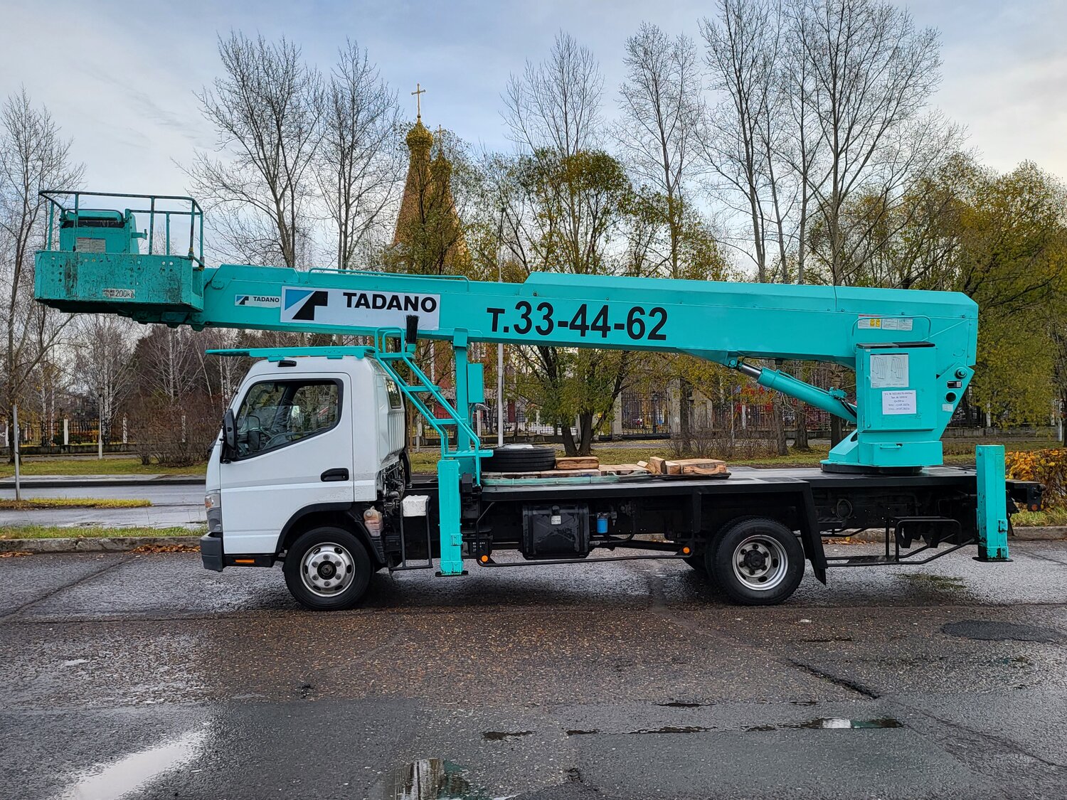 японская автовышка tadano at-141te (телескопическая), автовышка tadano at-270tg, автовышка tadano 25 tg, автовышка mitsubishi canter, mitsubishi fuso автовышка