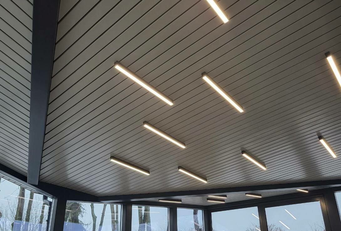 кубообразный реечный потолок, реечный потолок кубота, кубообразный потолок, реечный потолок, потолочные панели