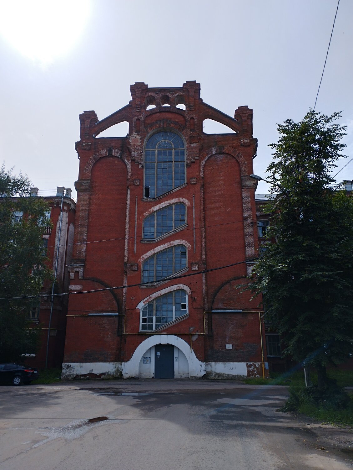 двор пролетарки, морозовский городок в твери, морозовские казармы тверь, здание, тверь архитектура модерн