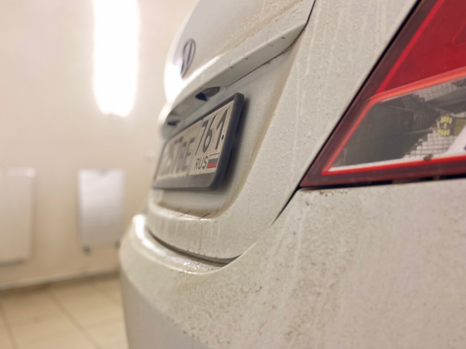hyundai solaris, серебристый хендай, солярис, solaris сзади, солярис 1 зад
