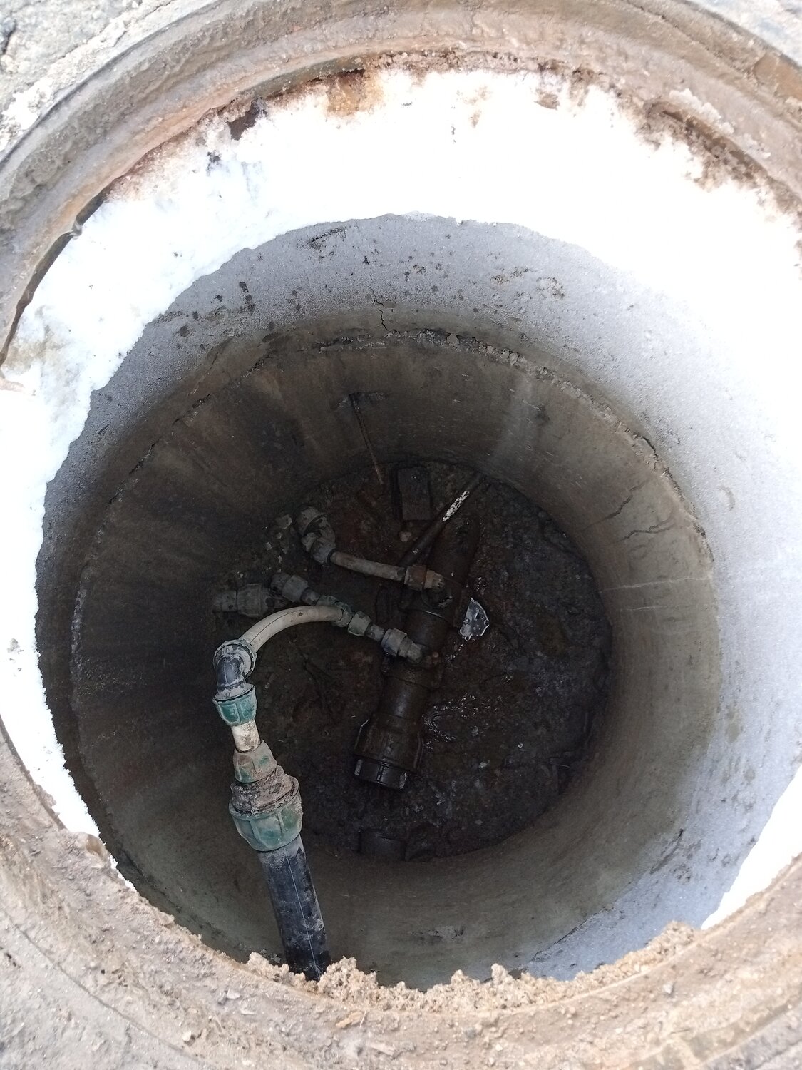 чистка колодца, водопровод из колодца, колодец для водопровода, колодец для скважины, углубление колодца