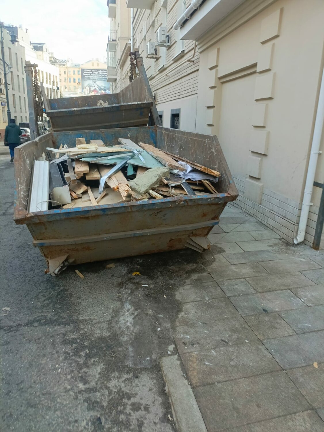 Вывоз мусора в Москве: 120 водителей мусоровоза со средним рейтингом 4. ...