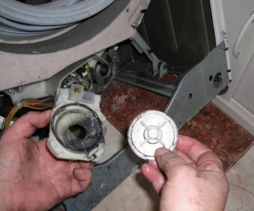 стиральная машина, насос стиральной машины bosch maxx 4, 5, разобранная стиральная машина, замена насоса помпы в стиральной машине, стиральная машина ремонт