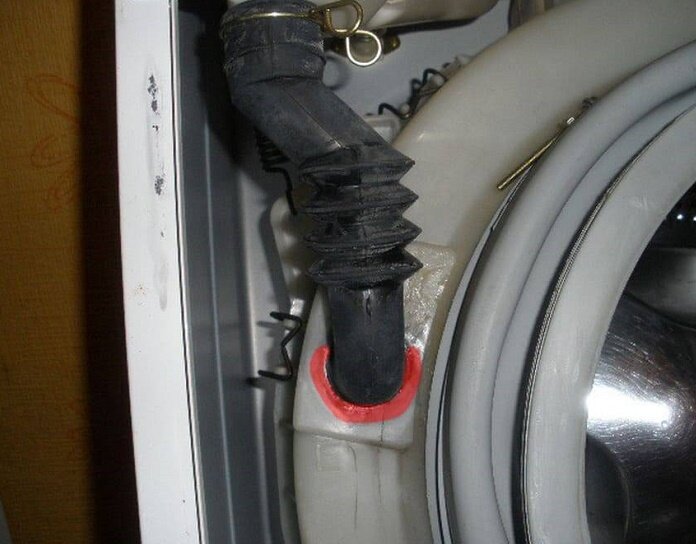 сливной патрубок стиральной машины индезит wgs634txr, слив стиральной машины, сливной патрубок стиральной машинки самсунг, сливной шланг стиральной машины, сливной насос для стиральной машины атлант