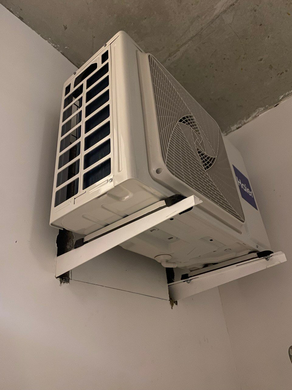 кондиционеры сплит системы, наружный блок кондиционера, наружный блок кондиционера 2u14cs4era, установленный кондиционер, кондиционер уличный блок