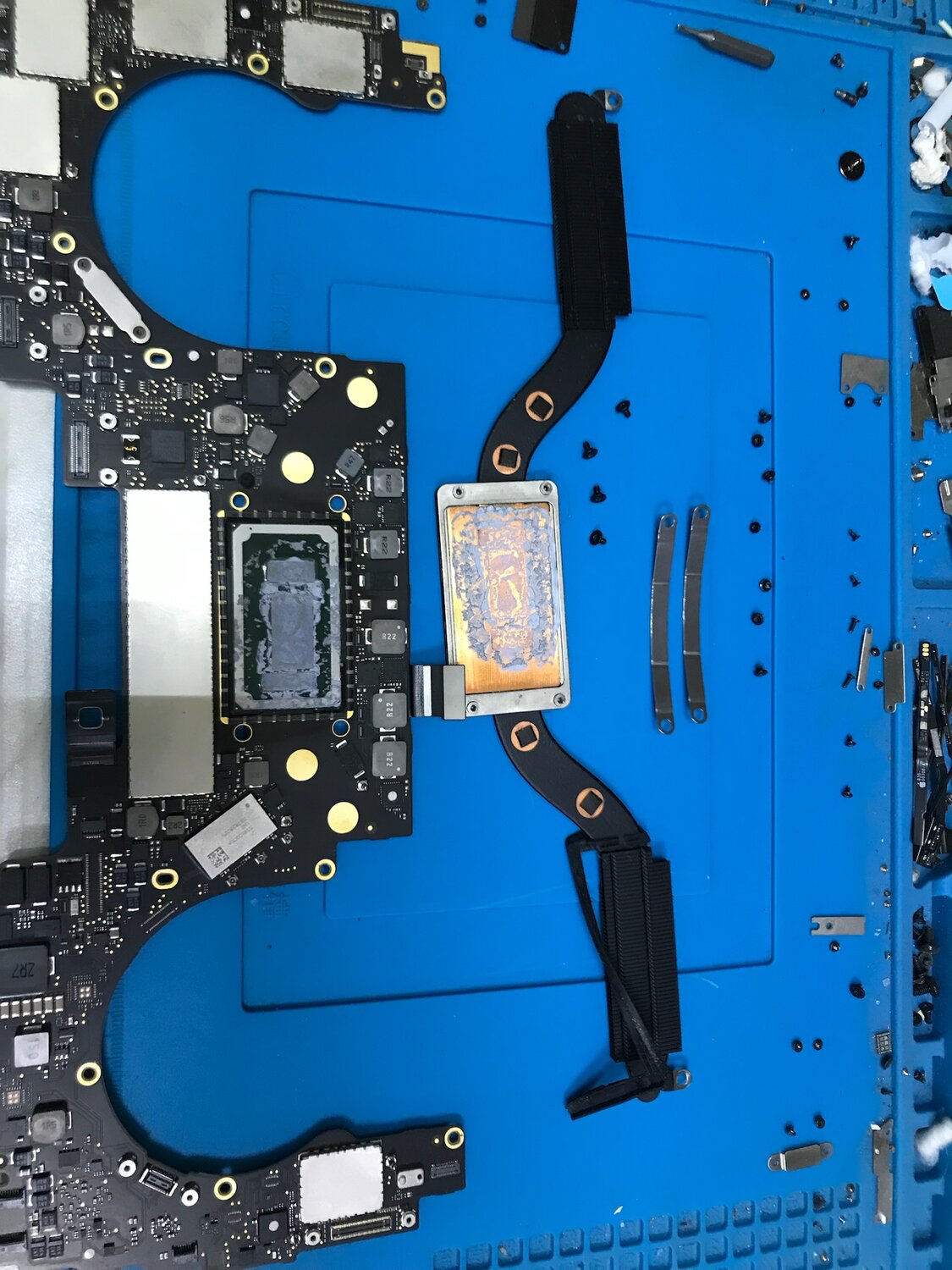 macbook pro a2141 материнская плата, apple macbook pro 13, apple macbook pro 15, материнская плата macbook pro md 102, macbook a1286 видеочип