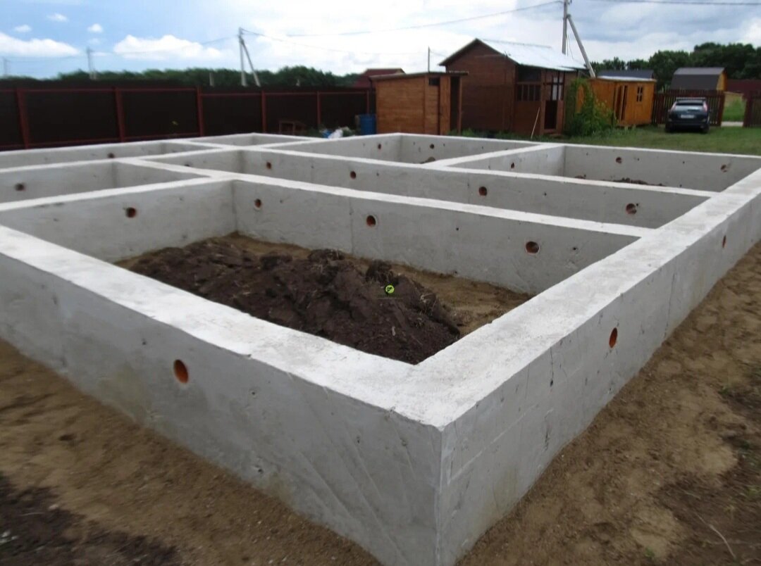 монолитный фундамент, фундамент ленточный, монолитный железобетонный фундамент, фундамент из блоков, фундамент ленточный монолитный