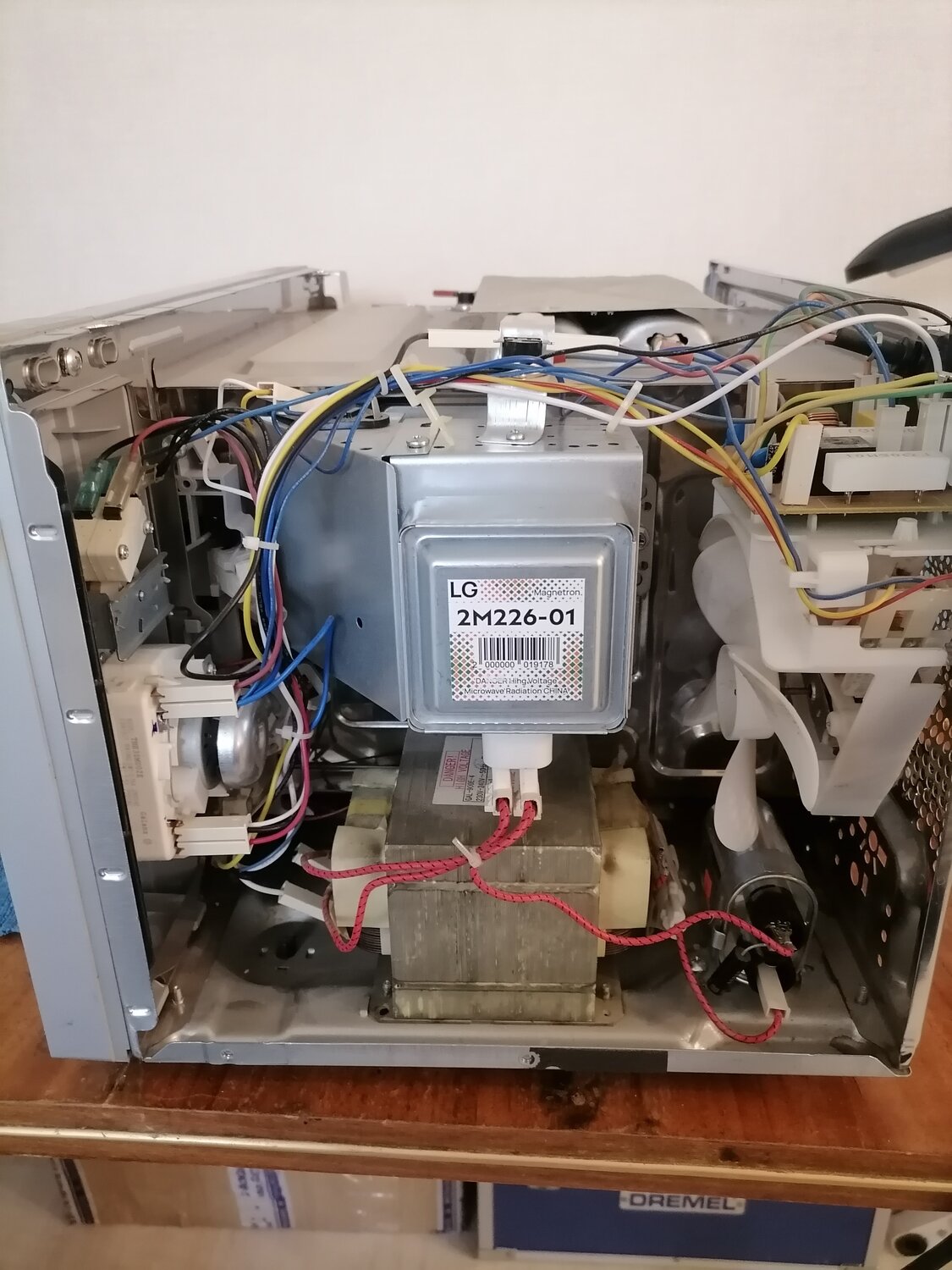 микроволновка lg, микроволновая печь lg, lg ms2322w магнетрон, микроволновая печь свч, микроволновка самсунг