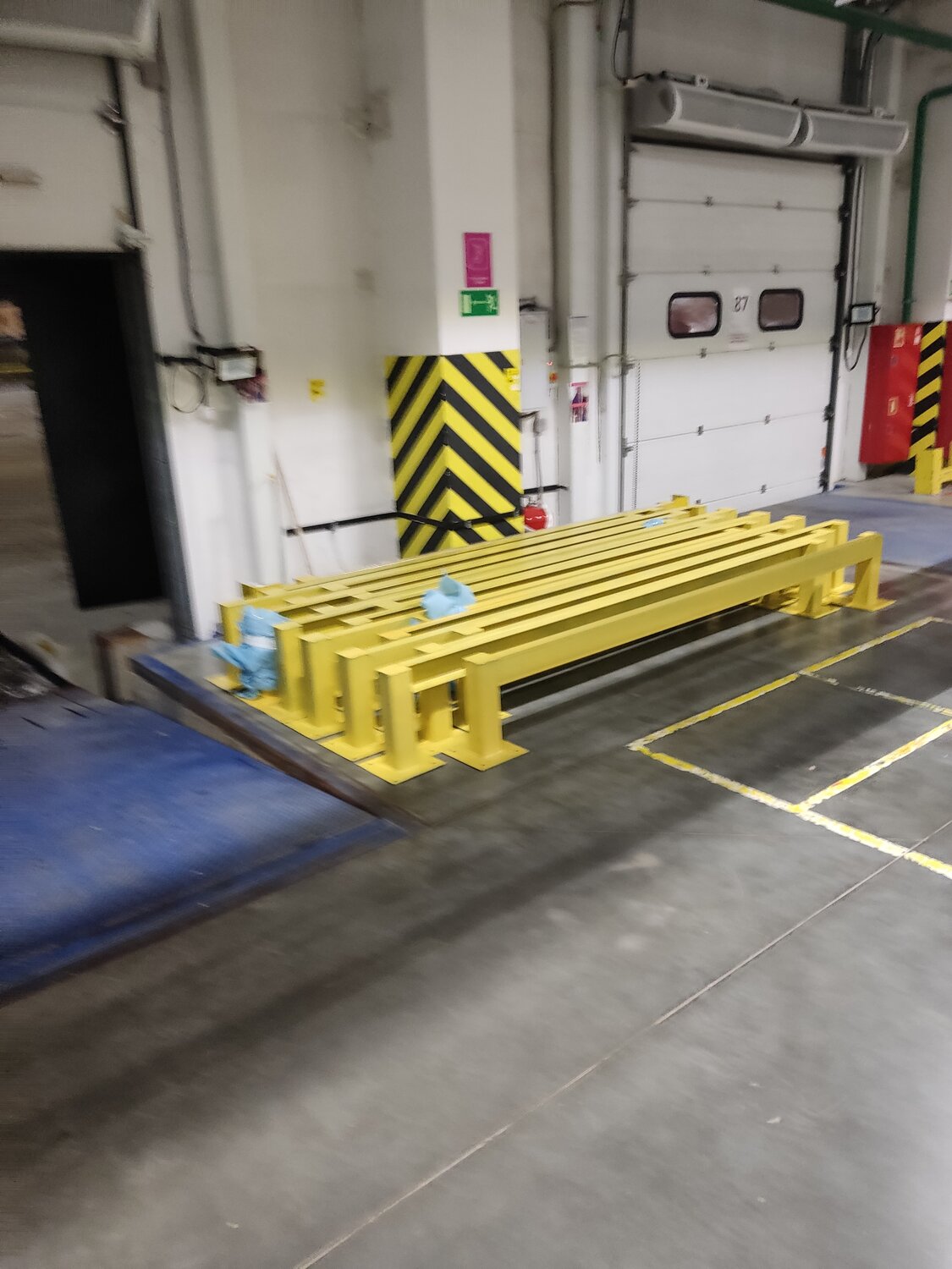 тележка передаточная рельсовая 2т, ограждение для склада, рельсовая передаточная тележка, ограждение в цеху, внутрицеховые ограждения