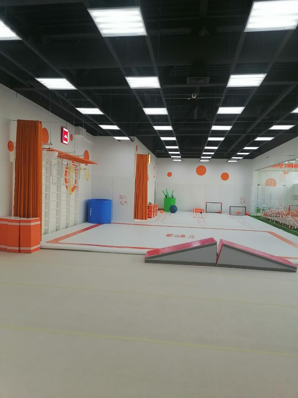 спортивный зал, фитнес зал, спортивный комплекс, фитнес центры, фитнес клуб