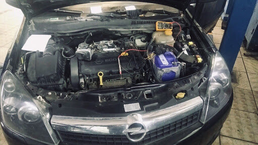 ваз 2111 гбо, toyota opa под капотом, подкапотное рено симбол, лада калина 1 под капотом, моторный отсек лада гранта