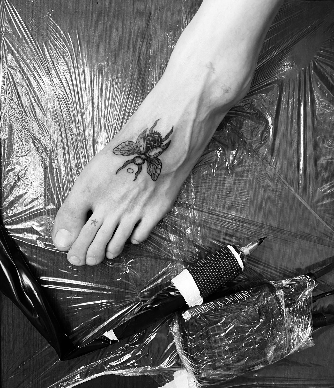 татуировка, часть тела человека, tattoo, эскиз, тату жук на запястье