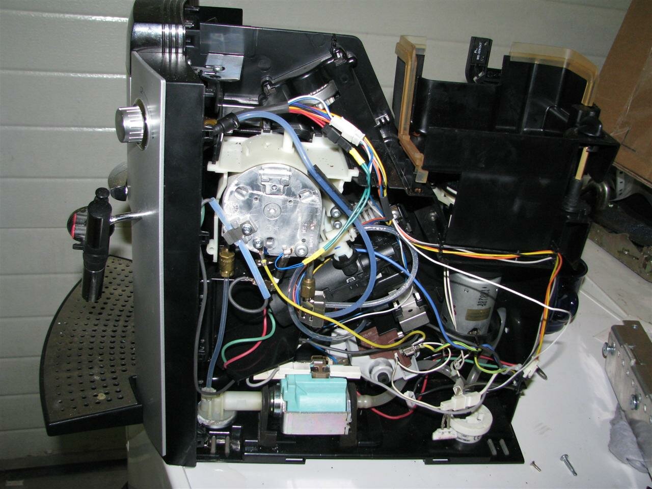 кофемашина jura impressa f70, кофемашина, saeco exprelia разборка, техника, гидросистема кофемашины bosch