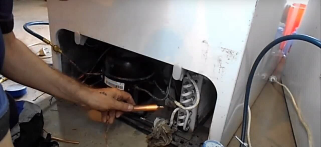 Дефект - завышена заправочная доза фреона" - Яндекс Кью