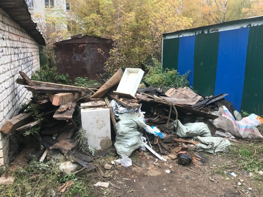 мусор, свалка, мусор в гараже, мусорный полигон воронеж, кинешма помойка