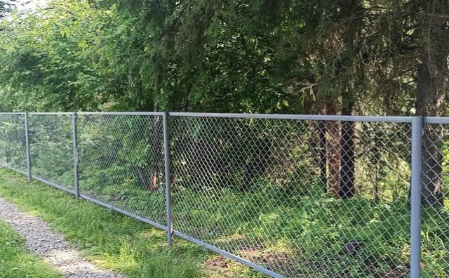 Строительство забора из сетки Рабица