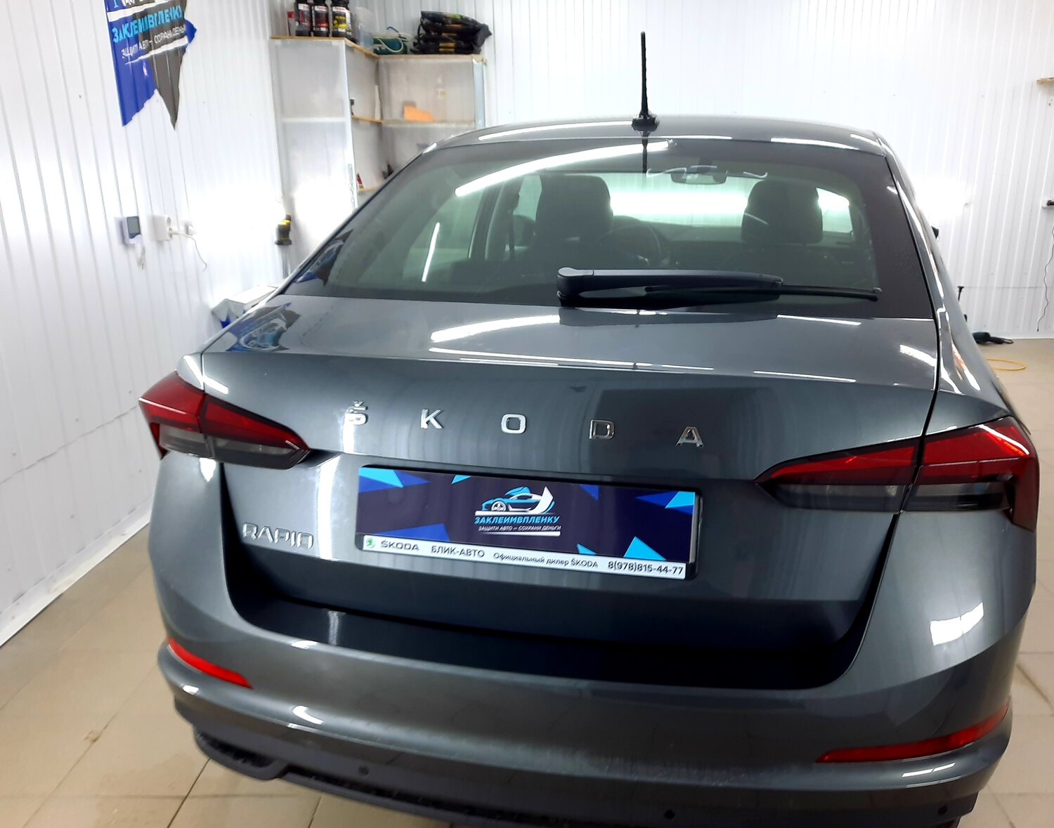 серебряный skoda rapid 2021, шкода рапид 2021 бежевый металлик, новая skoda octavia 2021, лада веста седан без шильдика, Audi Q3 I