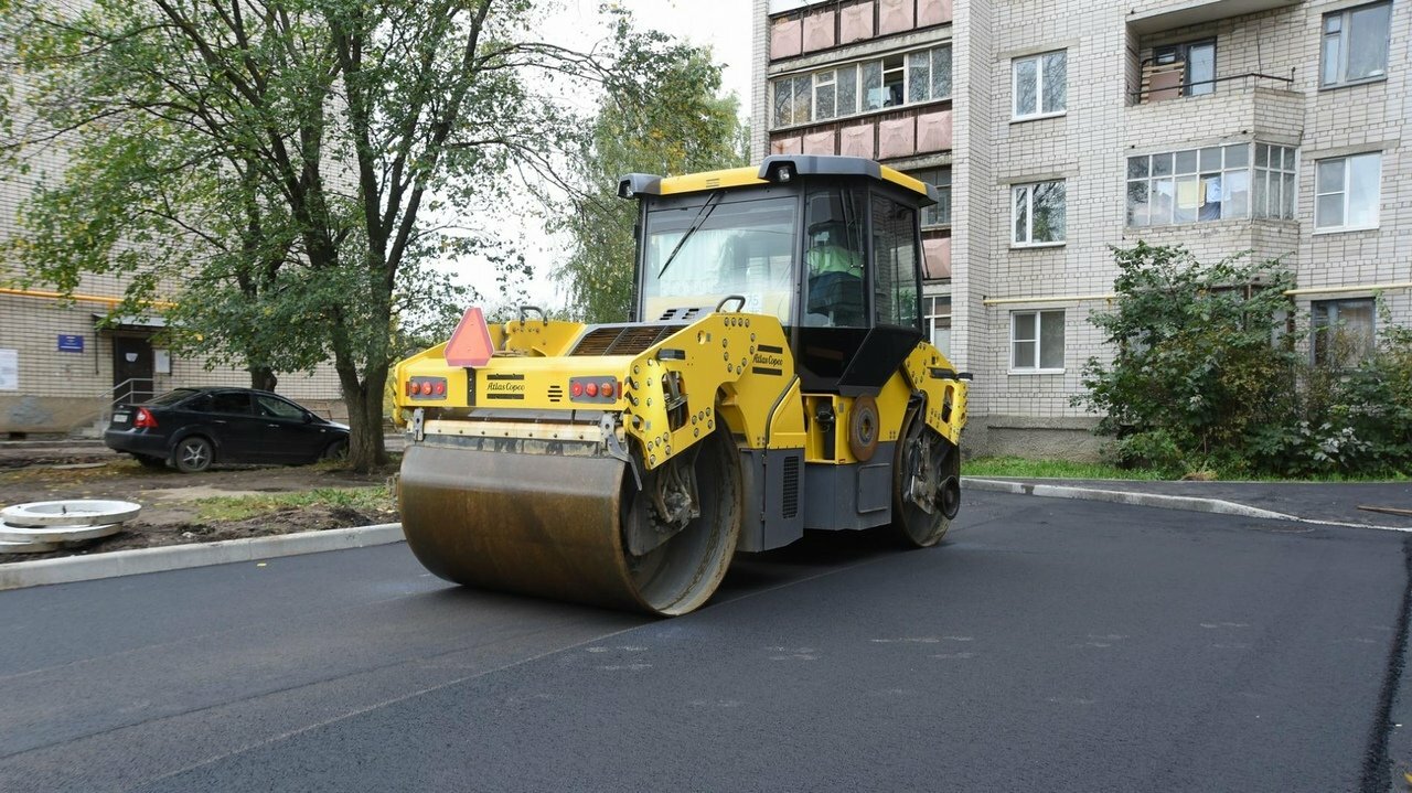 укладка асфальта, дорожная техника, асфальтовый каток, асфальтирование дорог, виброкаток