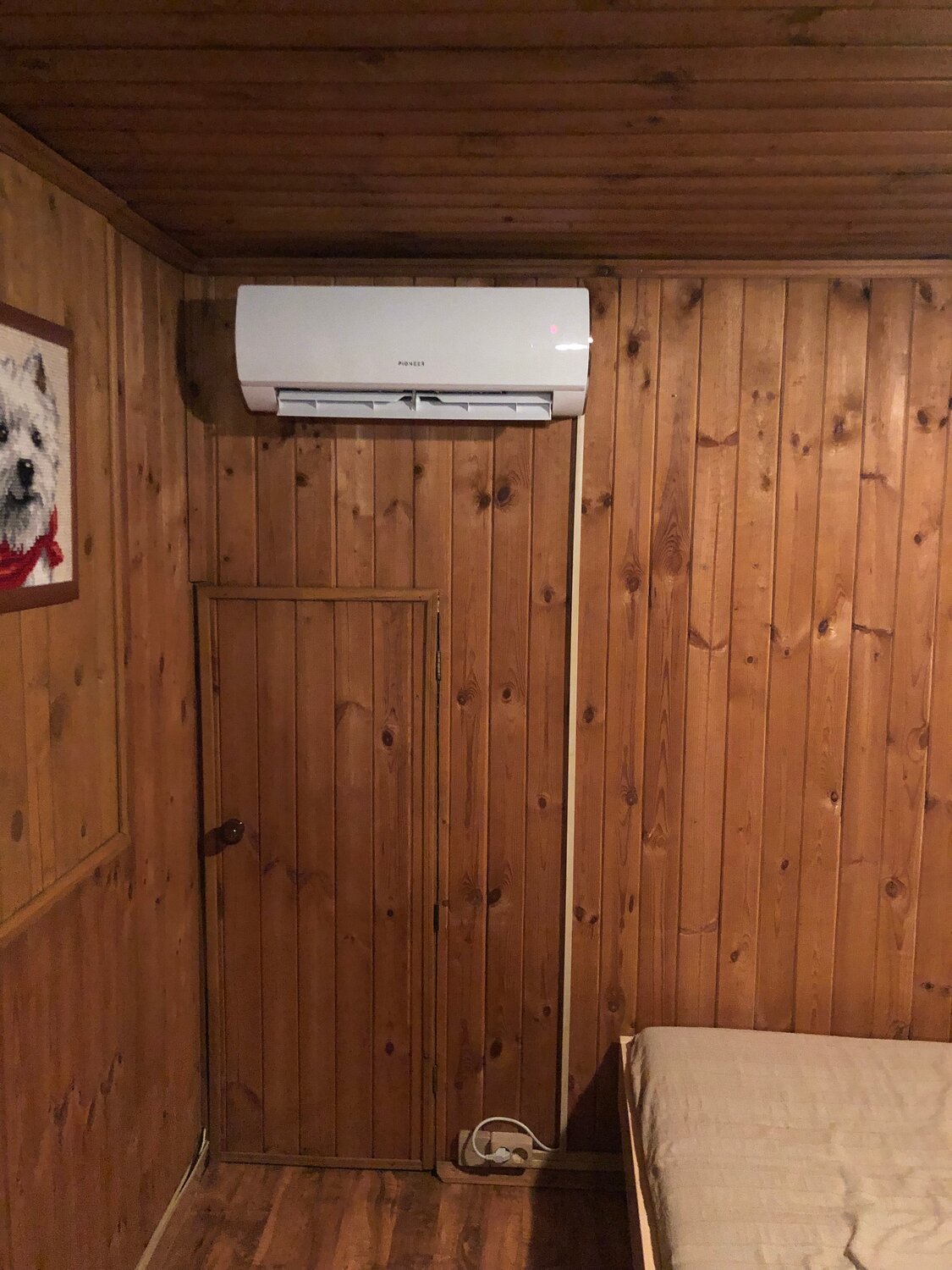 отделка вагончика для бани, обшивка гаража вагонкой, бытовка баня, бытовка внутри, деревенская баня обшивка внутри вагонкой