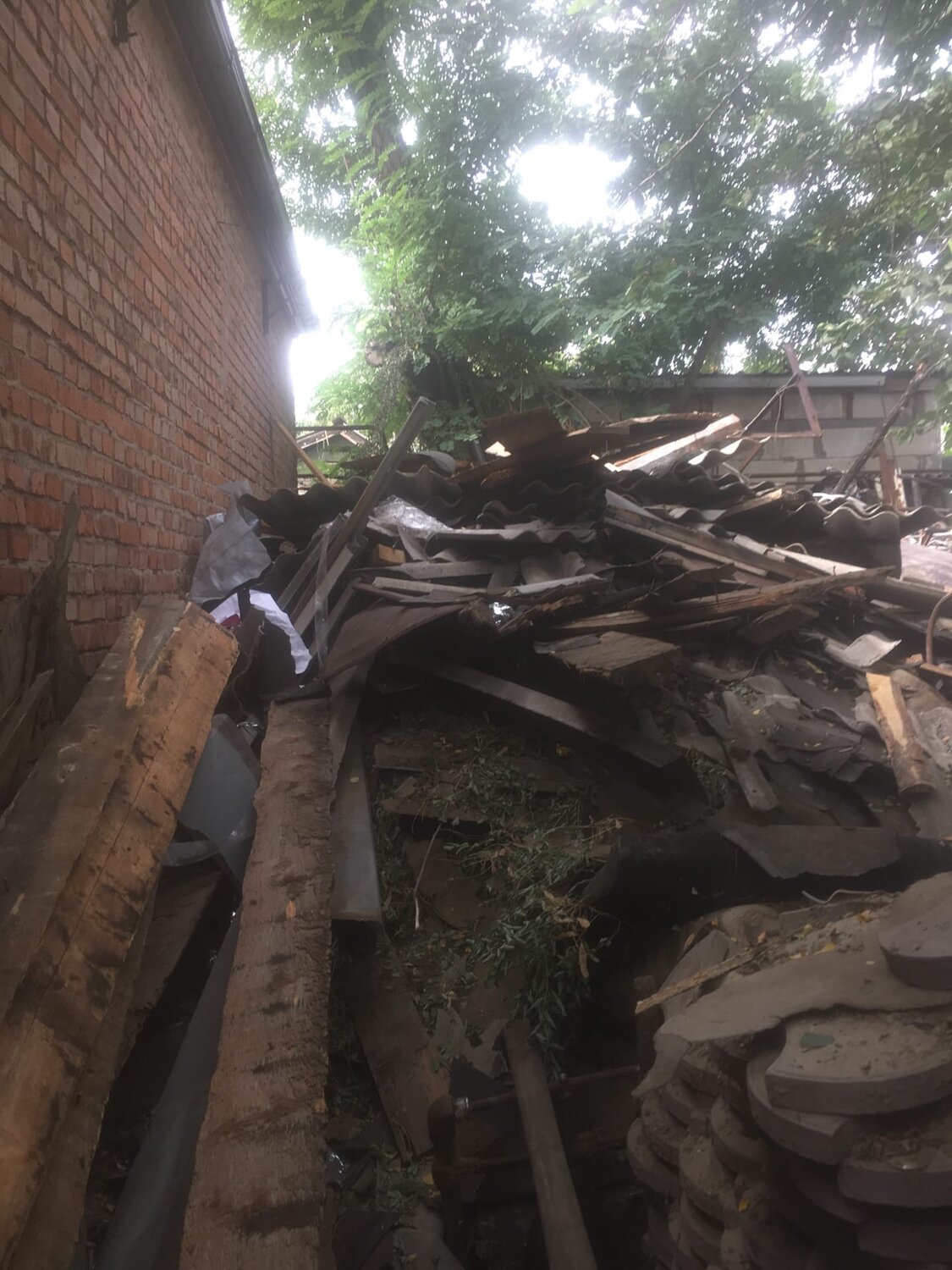 рухнул аварийный дом, рухнул дом, здание, аварийный дом, разрушенный дом