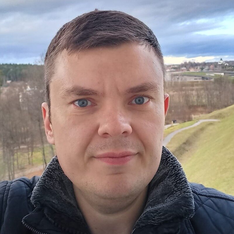 Михаил Антонов