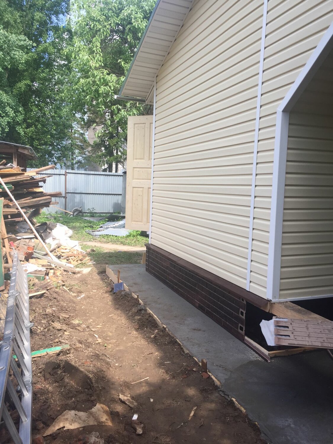 Монтаж фасада из винилового сайдинга