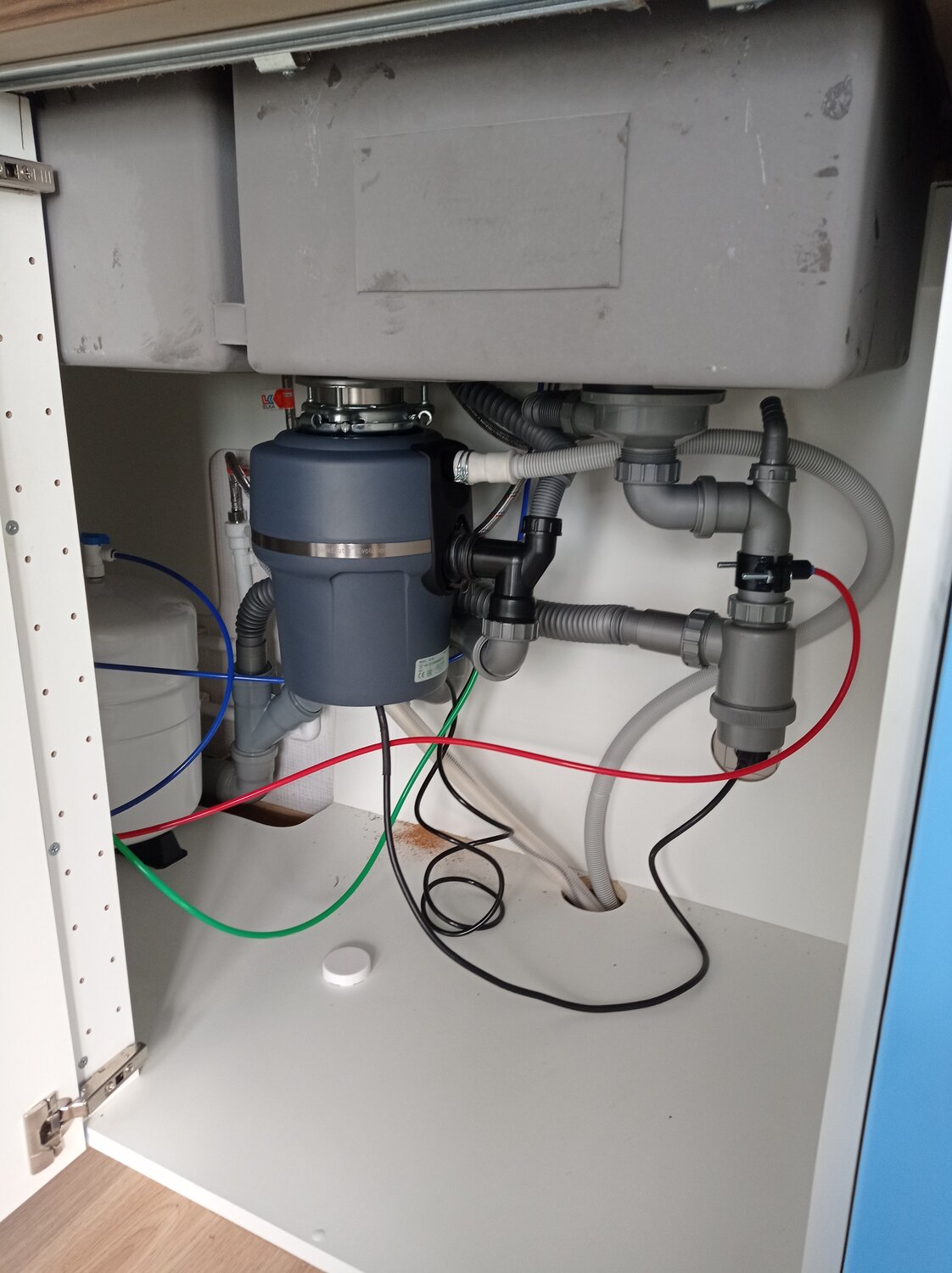 insinkerator 100 патрубок для подключения посудомоечной машины:, измельчитель bone crusher 910 slimline, сифон под измельчитель отходов stoewer d 750, подключение посудомоечной машины, измельчитель кухонный